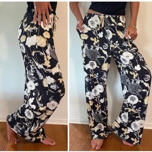 Slightly Buddha Black Floral Wide-Leg Pants NWOT day break size Medium light